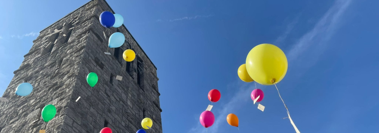 Luftballonsteigen am Ostermontag in Hartmannshof